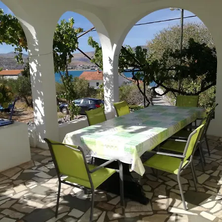 Apartments By The Sea Arbanija, Ciovo - 11321 Trogir