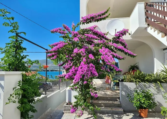 Appartement By The Sea Arbanija, Ciovo - 11321 Trogir