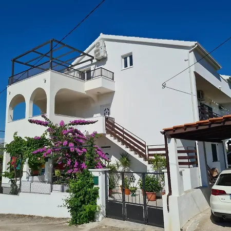 Apartment Apartments By The Sea Arbanija, Ciovo - 11321 *