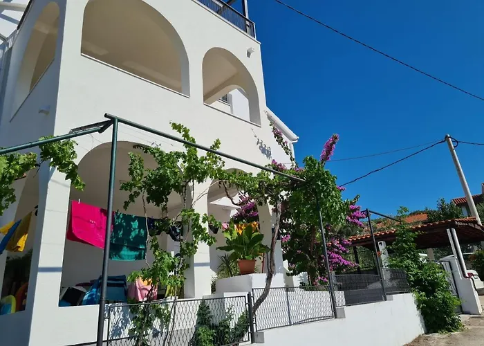 Appartement By The Sea Arbanija, Ciovo - 11321 Trogir